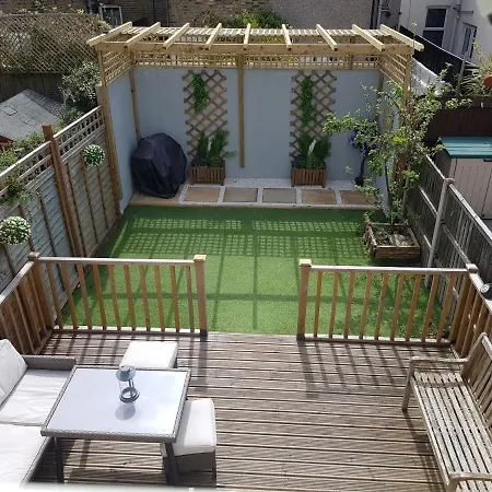 Beautiful Home In London